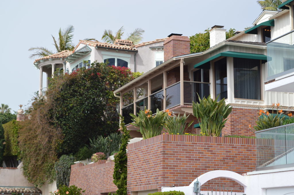 Three Arch Bay is an upscale oceanfront community in Laguna Beach, California. The client owns a house remodel in this area. Arctic Metalworks Inc. had the chance to work on the client's custom wine cabinets by finding the most appropriate cooling unit for them.